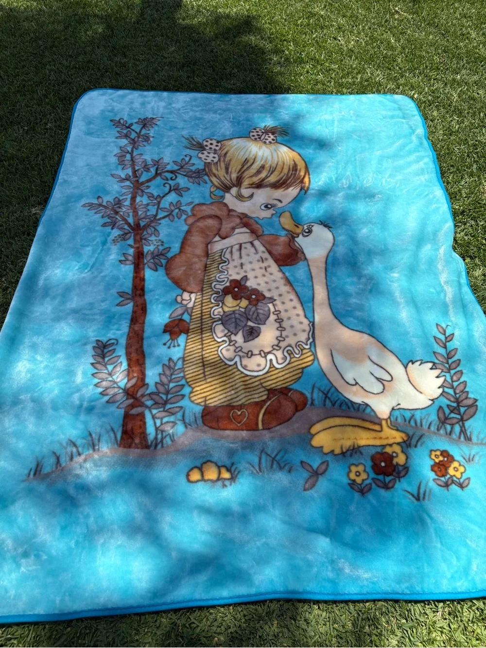 Vintage Korean Mink Blanket Baby Blue Little Girl w/ Duck 82 x 61 EUC Precious